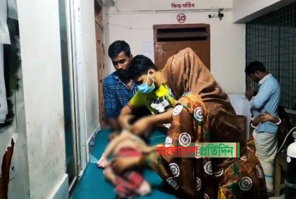 বাড়িতে অগ্নিকাণ্ডে মাসহ দগ্ধ দুই শিশু, বাঁচানো গেল না একজনকে