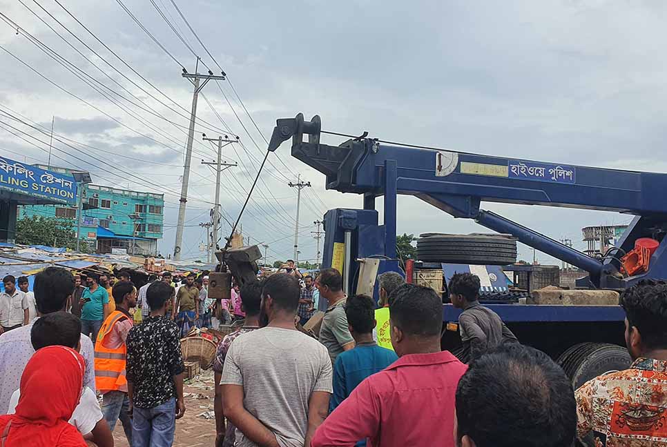 সোনারগাঁওয়ে মহাসড়কে ৫ শতাধিক অবৈধ স্থাপনা উচ্ছেদ