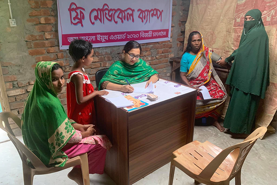 শেখ রাসেলের জন্মবার্ষিকীতে নাটোরে ফ্রি মেডিক্যাল ক্যাম্প