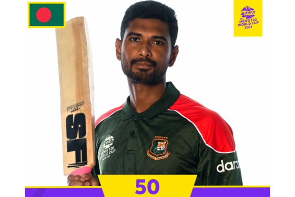 অর্ধশতক হাঁকিয়ে ফিরলেন মাহমুদুল্লাহ

