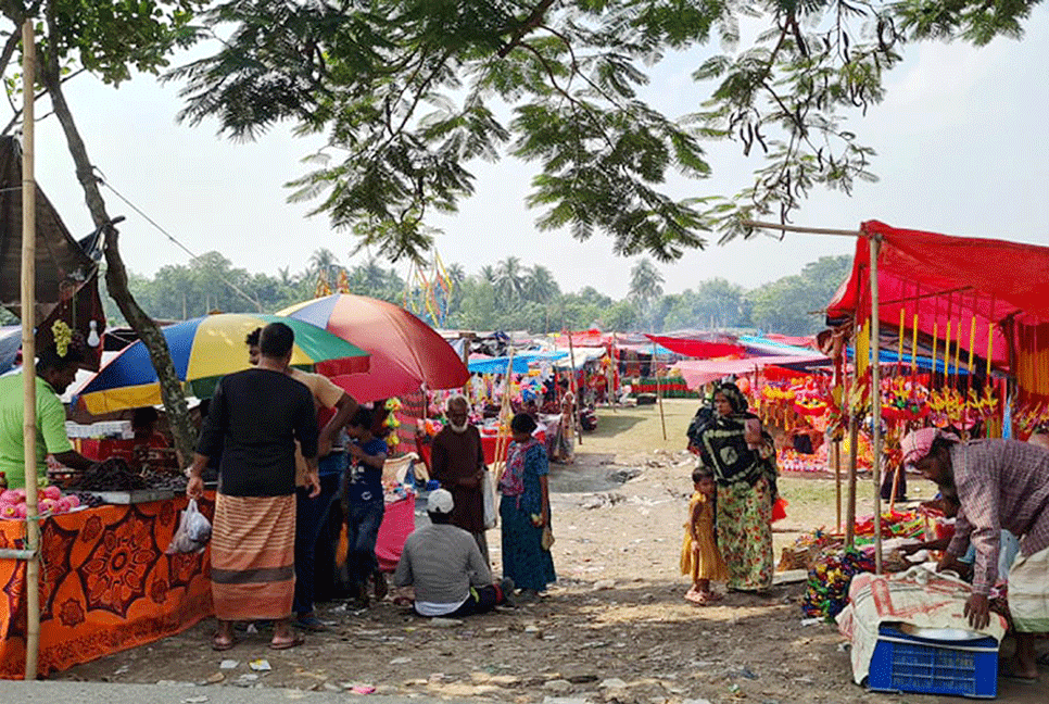 নওগাঁয় ঐতিহ্যবাহী গ্রামীণ মেলা