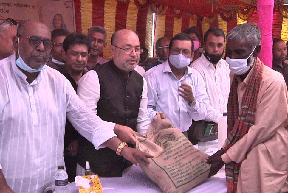 'নদী ভাঙনে ক্ষতিগ্রস্ত হচ্ছে অনেক পরিবার'