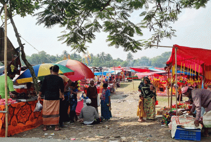 নওগাঁয় ঐতিহ্যবাহী গ্রামীণ মেলা