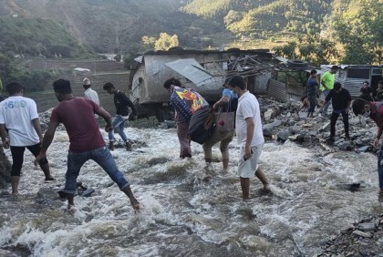 নেপালে বন্যা ও ভূমিধসে মৃত্যু ১০০ ছাড়িয়েছে