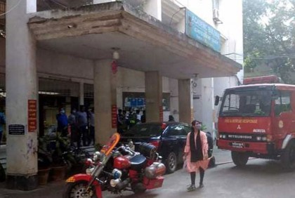 ঢাবির ব্যবসায় শিক্ষা অনুষদে আগুন