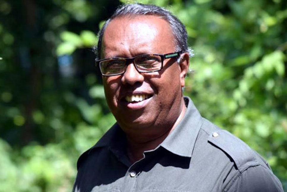অ্যান্টিবায়োটিক-হীন মুরগির স্মার্ট খামার