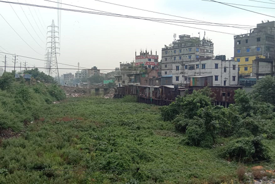 আদি বুড়িগঙ্গা উদ্ধারে উচ্ছেদ অভিযান শুরু


