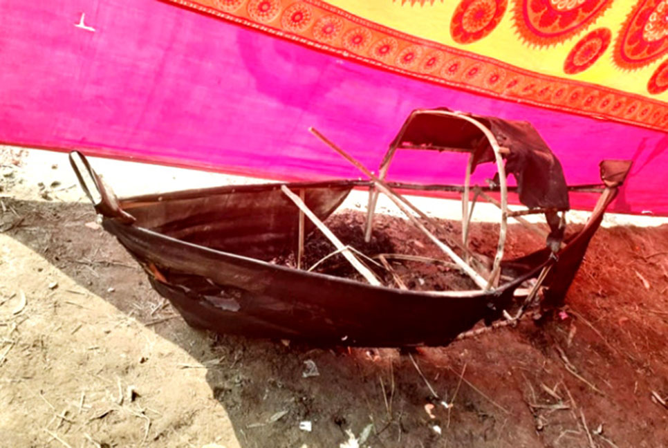 নৌকার নির্বাচনী অফিসে অগ্নিসংযোগ