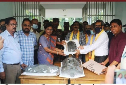দিনাজপুরে উদ্ধারকৃত কষ্টি পাথরের মূর্তি জাদুঘরে হস্তান্তর