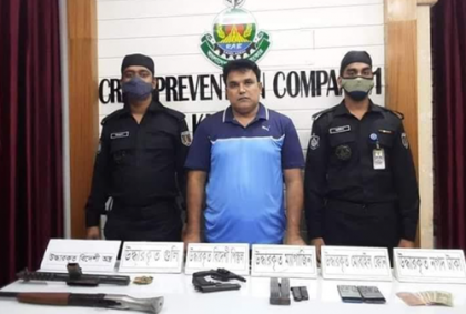 কুষ্টিয়ায় চারটি আগ্নেয়াস্ত্রসহ তারা বাবু গ্রেফতার