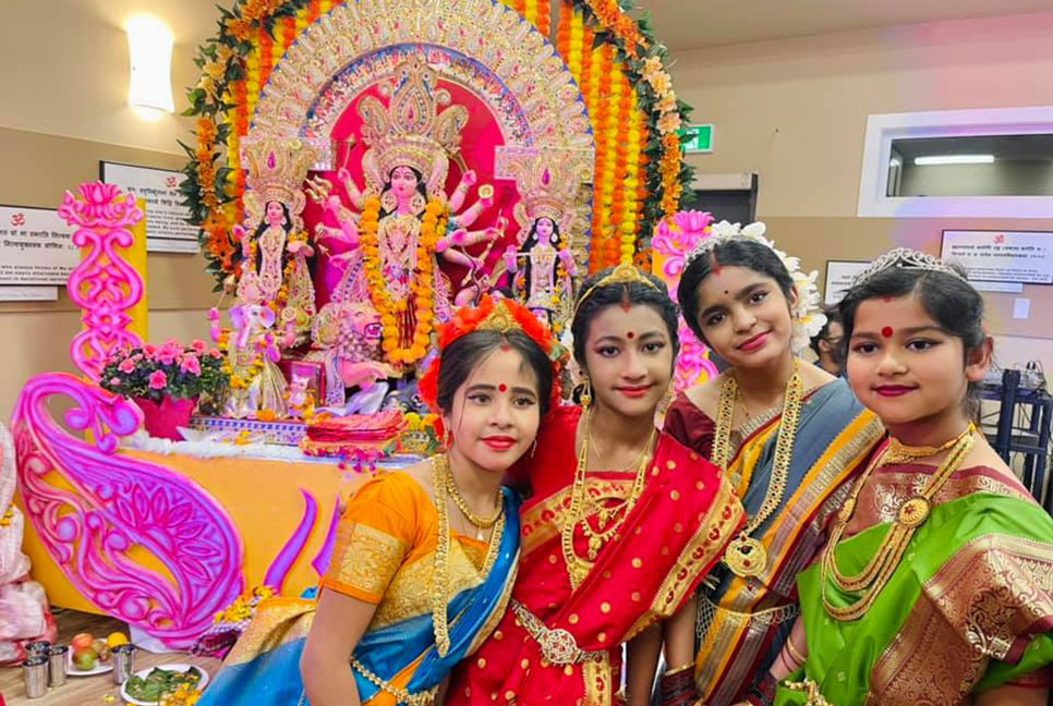 কানাডার সাস্কাটুনে শারদীয় দুর্গাপূজা উদযাপন
