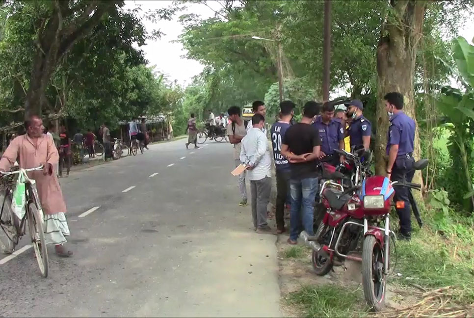 চুয়াডাঙ্গায় মোটরসাইকেল ও আলমসাধুর ত্রিমুখী সংঘর্ষে ২ বন্ধুর মৃত্যু