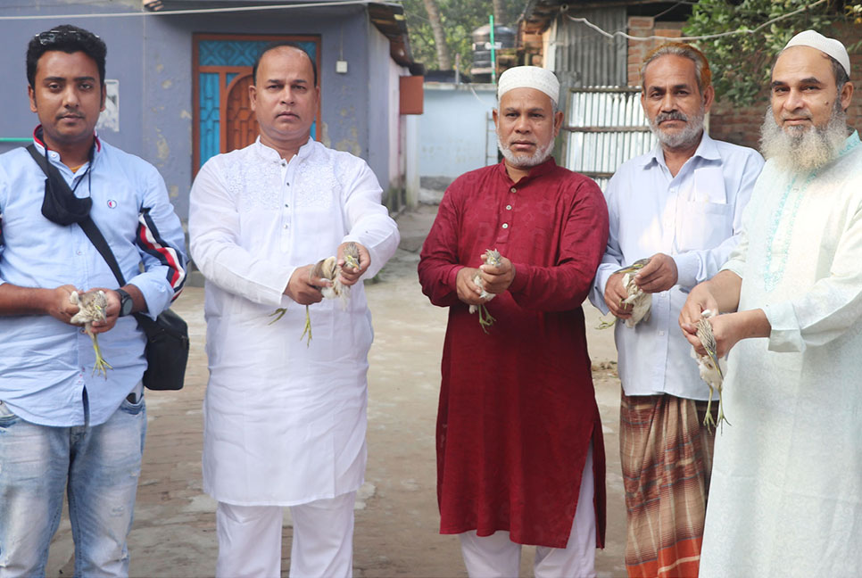 মুক্ত আকাশে উড়লো শতাধিক বক