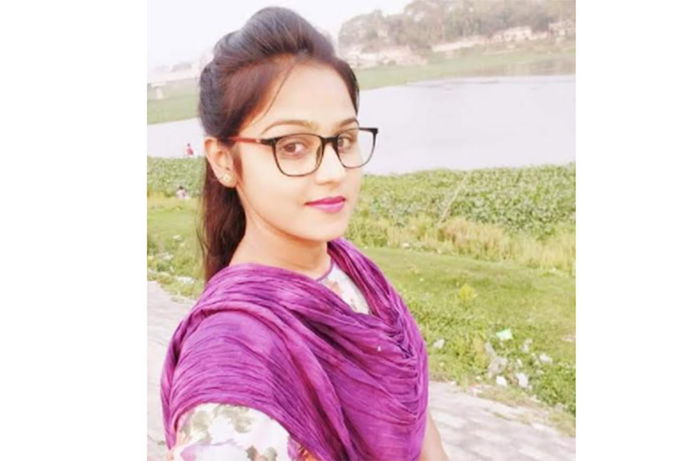 দীর্ঘ অনুপস্থিতির পর অবশেষে চাকরি থেকে অব্যাহতি