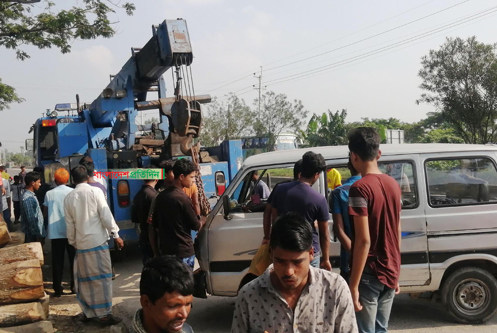 ট্রাকচাপায় মাদ্রাসাছাত্র নিহত

