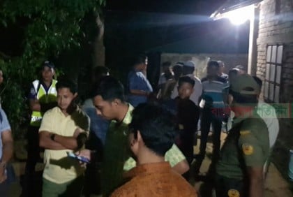 টেকনাফে তরুণীকে ইভটিজিংয়ের ঘটনায় সংঘর্ষ, আহত ১২