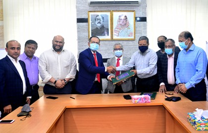 কোভিড টিকা উৎপাদনে সমঝোতা স্মারক স্বাক্ষর করেছে ঢাবি 