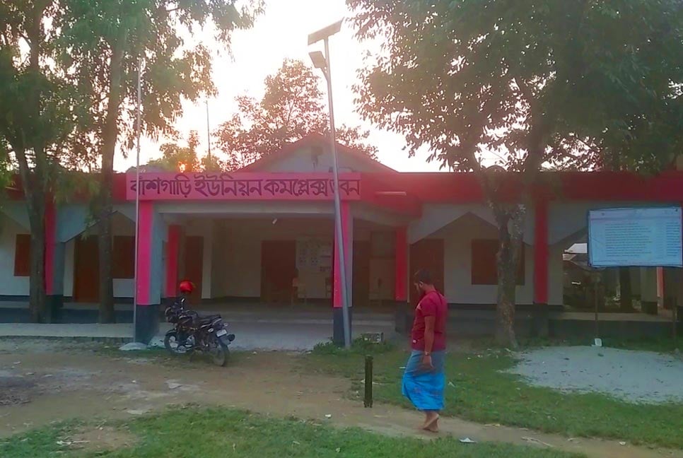 রায়পুরায় আওয়ামী লীগের দু’পক্ষের সংঘর্ষে গুলিবিদ্ধসহ আহত ২০