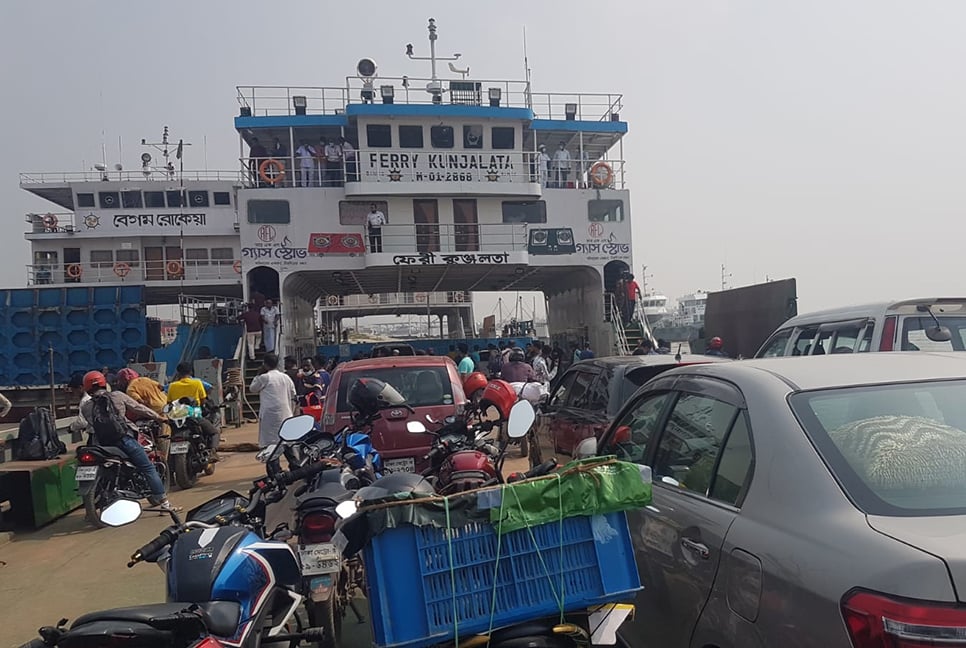 শিমুলিয়া-বাংলাবাজার নৌরুটে পরীক্ষামূলক ফেরি চলাচল শুরু