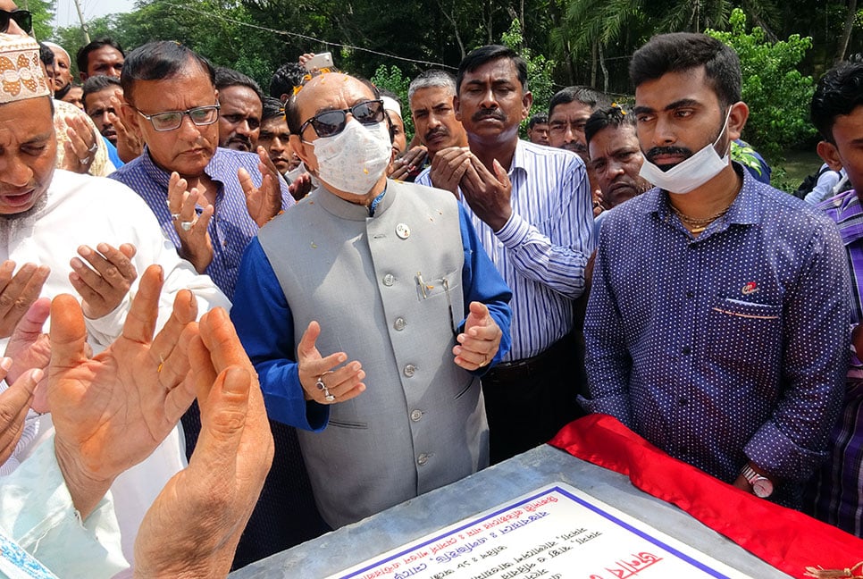 মোরেলগঞ্জে দুটি সড়ক ও ব্রিজ নির্মাণ কাজের উদ্বোধন