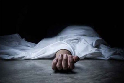 রাজশাহী সীমান্তে পড়ে আাছে গুলিবিদ্ধ যুবকের মরদেহ