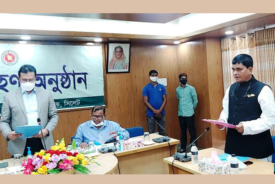 শপথ নিলেন শ্রীমঙ্গল উপজেলা চেয়ারম্যান 
