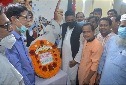 বরিশাল রিপোর্টার্স ইউনিটিতে বঙ্গবন্ধুর ম্যুরাল উন্মোচন
