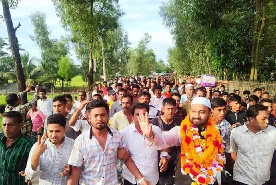 বদরখালী ইউনিয়নে নৌকা প্রতীক পেলেন আরিফ
