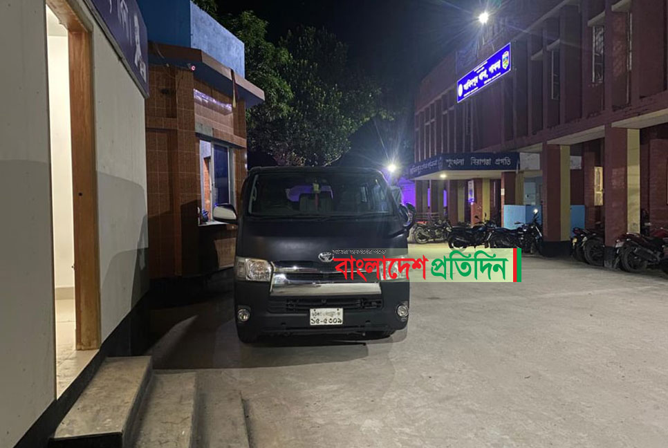 উপজেলা চেয়ারম্যানের গাড়ি বহরে আগ্নেয়াস্ত্র, আটক ২