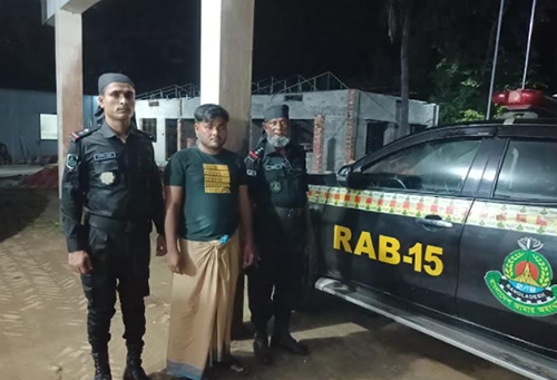 টেকনাফে র‍্যাবের অভিযানে ইয়াবাসহ আটক ১, মোটরসাইকেল জব্দ 
