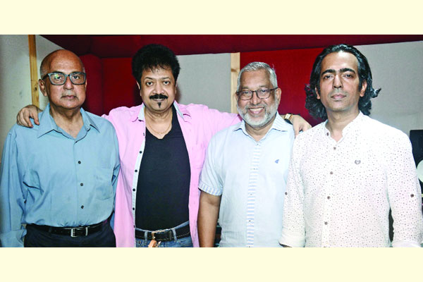 এক গানে সম্পৃক্ত তাঁরা