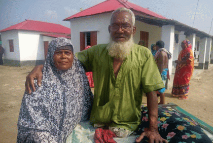 ঘর পেয়ে খুশি গোমস্তাপুরের ৫৯৫ পরিবার