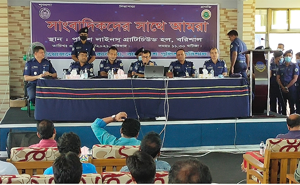 বরিশালে পুলিশের ডিজিটালাইজেশন সুবিধা পাচ্ছে জনগণ  