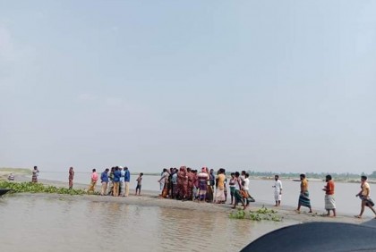 পাবনায় নৌকা থেকে নদীতে পড়ে বৃদ্ধ নিখোঁজ