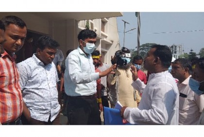 নির্বাচনী আচরণবিধি লঙ্ঘনে প্রার্থীকে জরিমানা