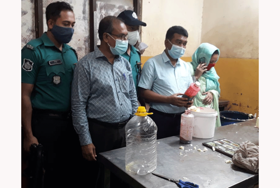 নোংরা পরিবেশে পণ্য উৎপাদন, মধুবন সুইটসকে লাখ টাকা জরিমানা