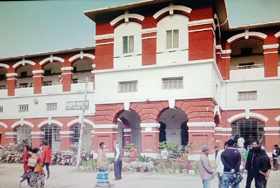 খুলনায় টাকা আত্মসাতের মামলায় তিনজনের বিরুদ্ধে গ্রেফতারি পরোয়ানা 