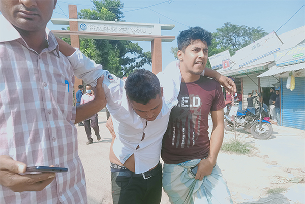 সিরাজদিখান থানার ভেতরে দু'গ্রুপের সংঘর্ষ, আটক ২ 