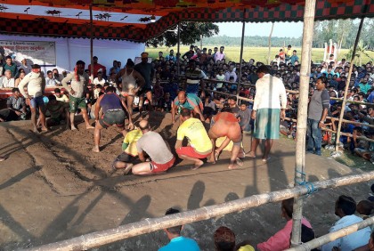 ঐতিহ্যবাহী হা-ডু-ডু খেলায় উপচেপড়া ভিড়