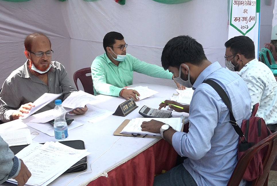 বরিশালে চলছে মাসব্যাপী আয়কর
সেবা প্রদান কার্যক্রম