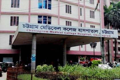 শৌচাগার থেকে নবজাতক উদ্ধার, খুলছে না রহস্যের জট