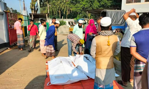 গাজীপুরে মুরগিবাহী পিকআপ চাপায় তিনজন নিহত