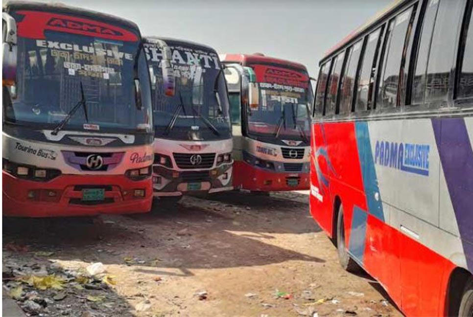 চাঁদপুরে বিভিন্ন রুটে বাস-ট্রাক চলাচল বন্ধ