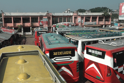 বরিশালেও বাস-ট্রাক বন্ধ, যাত্রীদের চরম ভোগান্তি