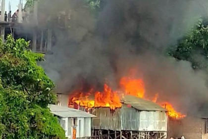 রাঙামাটিতে অগ্নিকাণ্ডে ৮ ঘর পুড়ে ছাই 