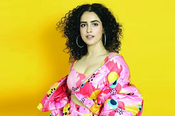 হৃত্বিক রোশনের প্রতিবেশী হলেন