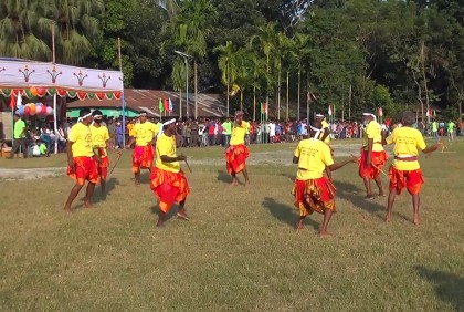 পিরোজপুরে ঐতিহ্যবাহী লাঠি খেলা অনুষ্ঠিত