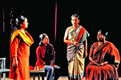 মুক্তি নাটকের শততম মঞ্চায়ন