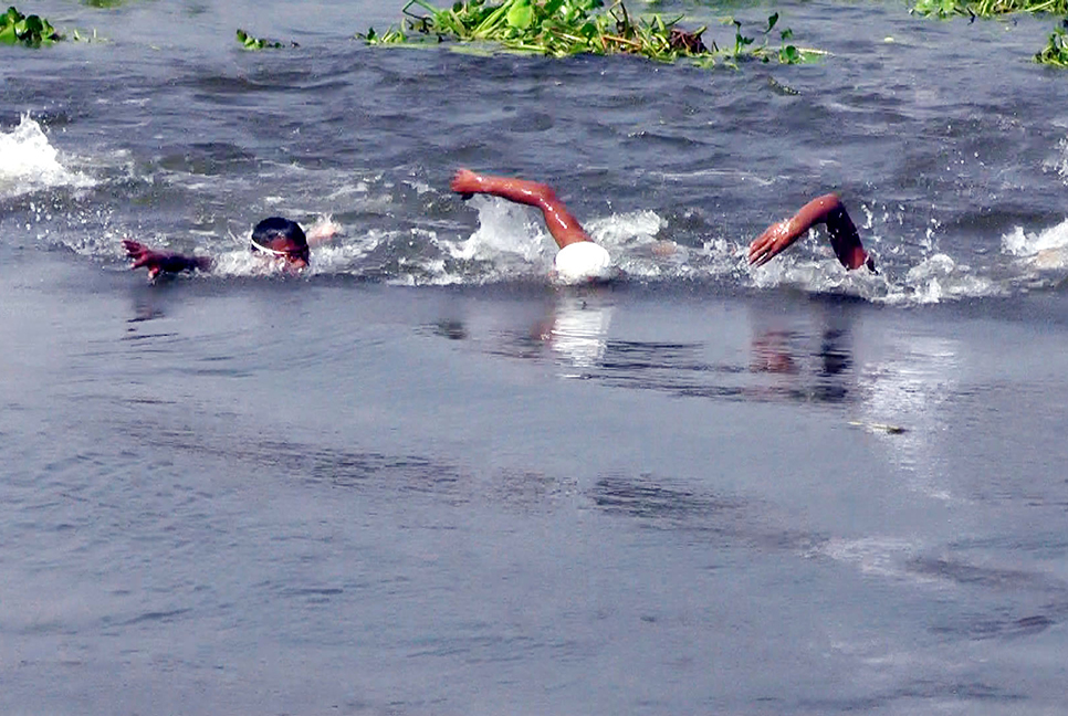 নড়াইলে শেখ রাসেল জাতীয় সাঁতার প্রতিযোগিতা অনুষ্ঠিত