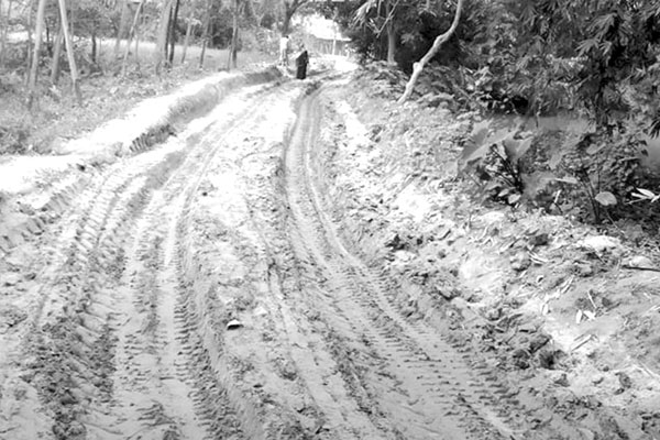 বগুড়ায় কাজ শেষ না করেই উধাও ঠিকাদার